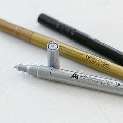 Essential Permanent Markers Set
